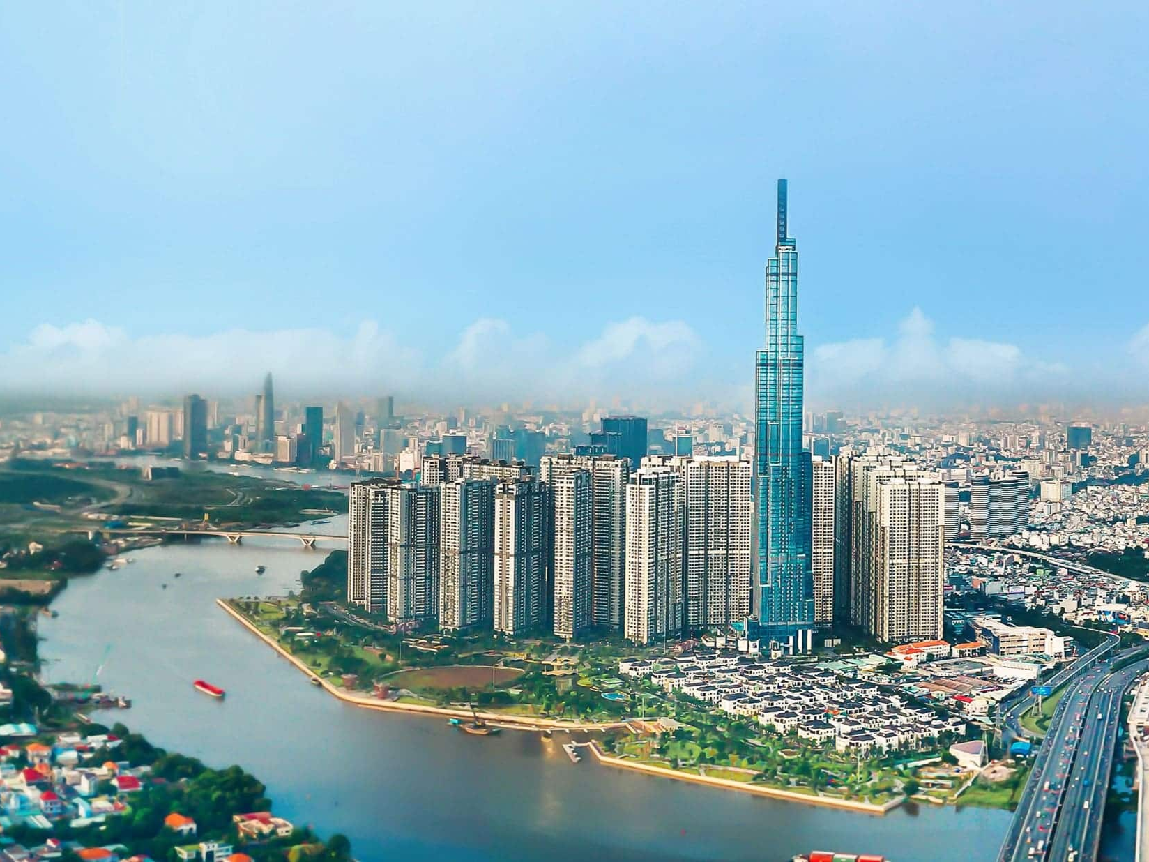fff6a6e8-the-landmark-81-vinhomes-central-park-1-1792035281.png